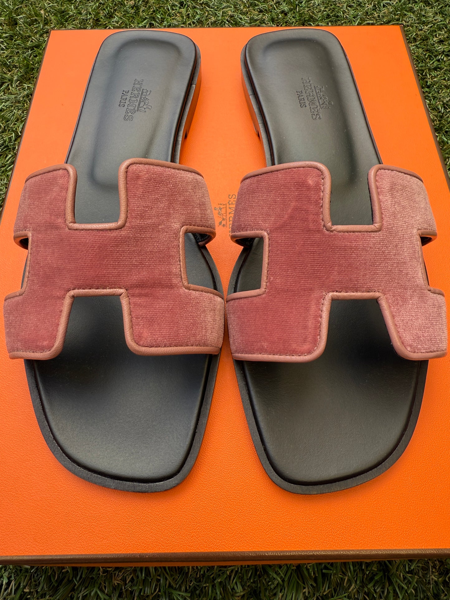 HERMES H ORAN BOISE DE ROSE VELOURS VELVET SANDALS SHOES FLATS FLAT SLIDES