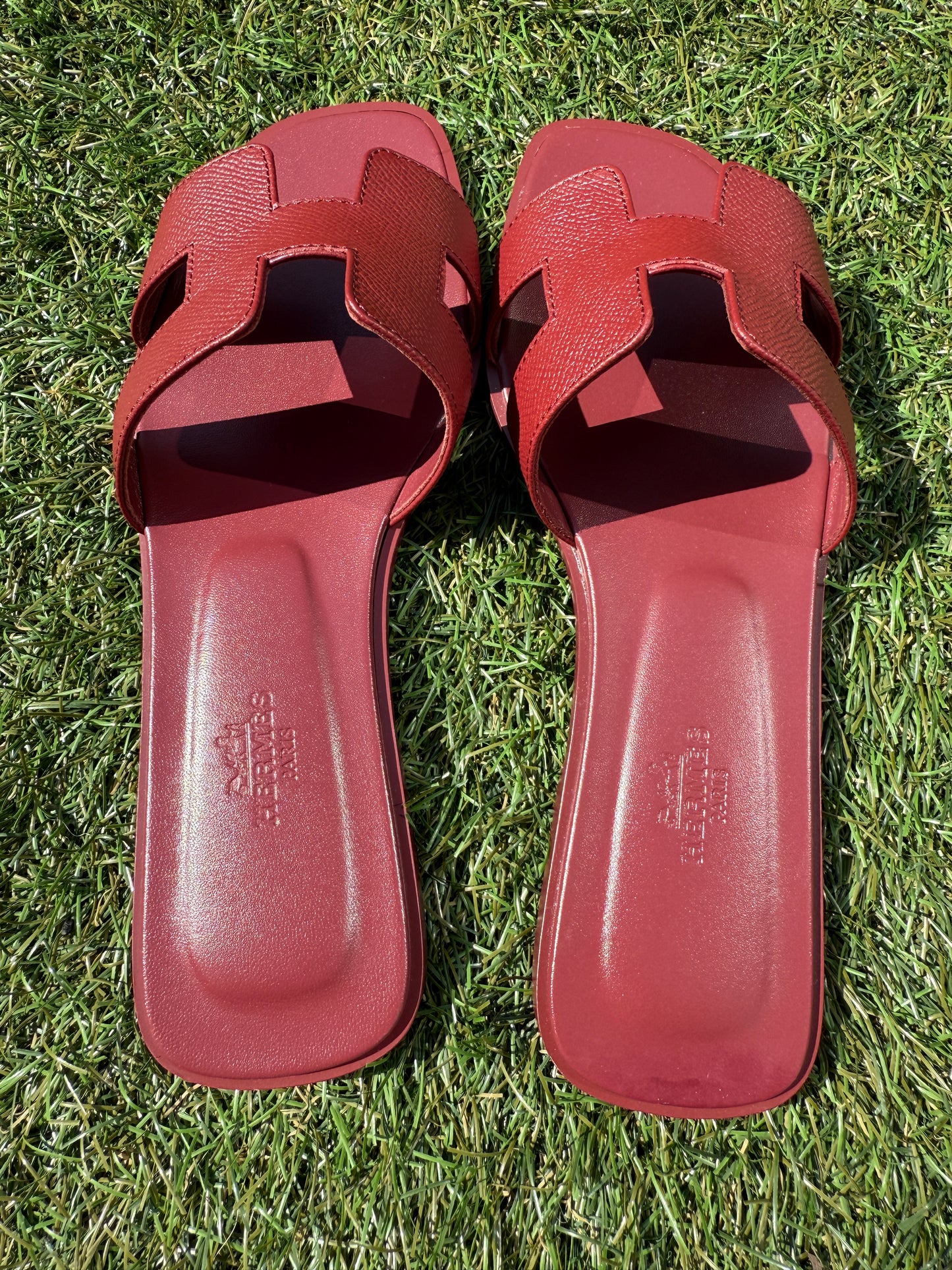 Hermes Oran Rouge H Epsom Leather Calfskin Cut Out Sandals Slides Flats