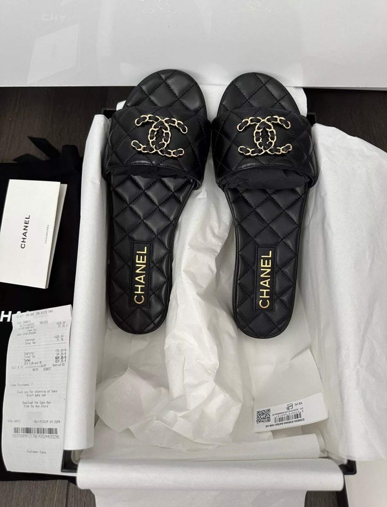 2023 CHANEL CC LOGO BLACK QUILTED LEATHER FLAT SHOES SLIDES MULES SANDALS