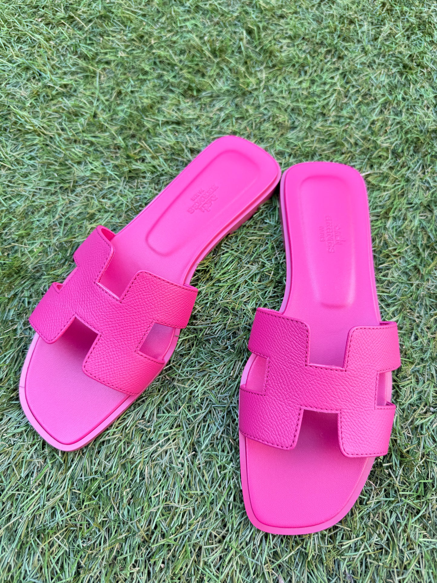 Hermes Oran Rose Fuchsia Bougainvillier Pink Epsom Leather Calfskin Sandals Slides Flats