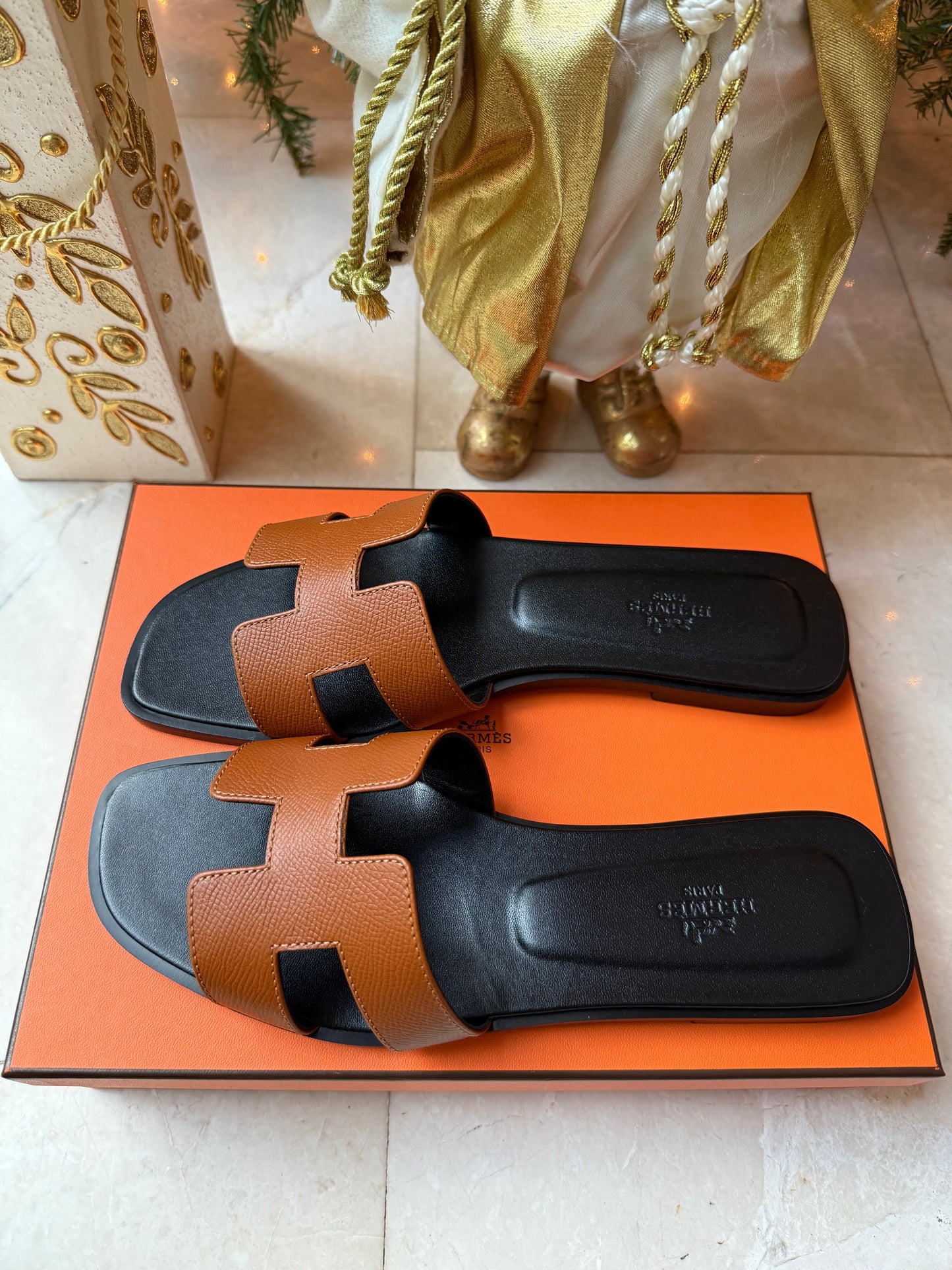 Hermes Oran Naturel Epsom Heritage Calfskin Leather Brown Black Sandals Flats