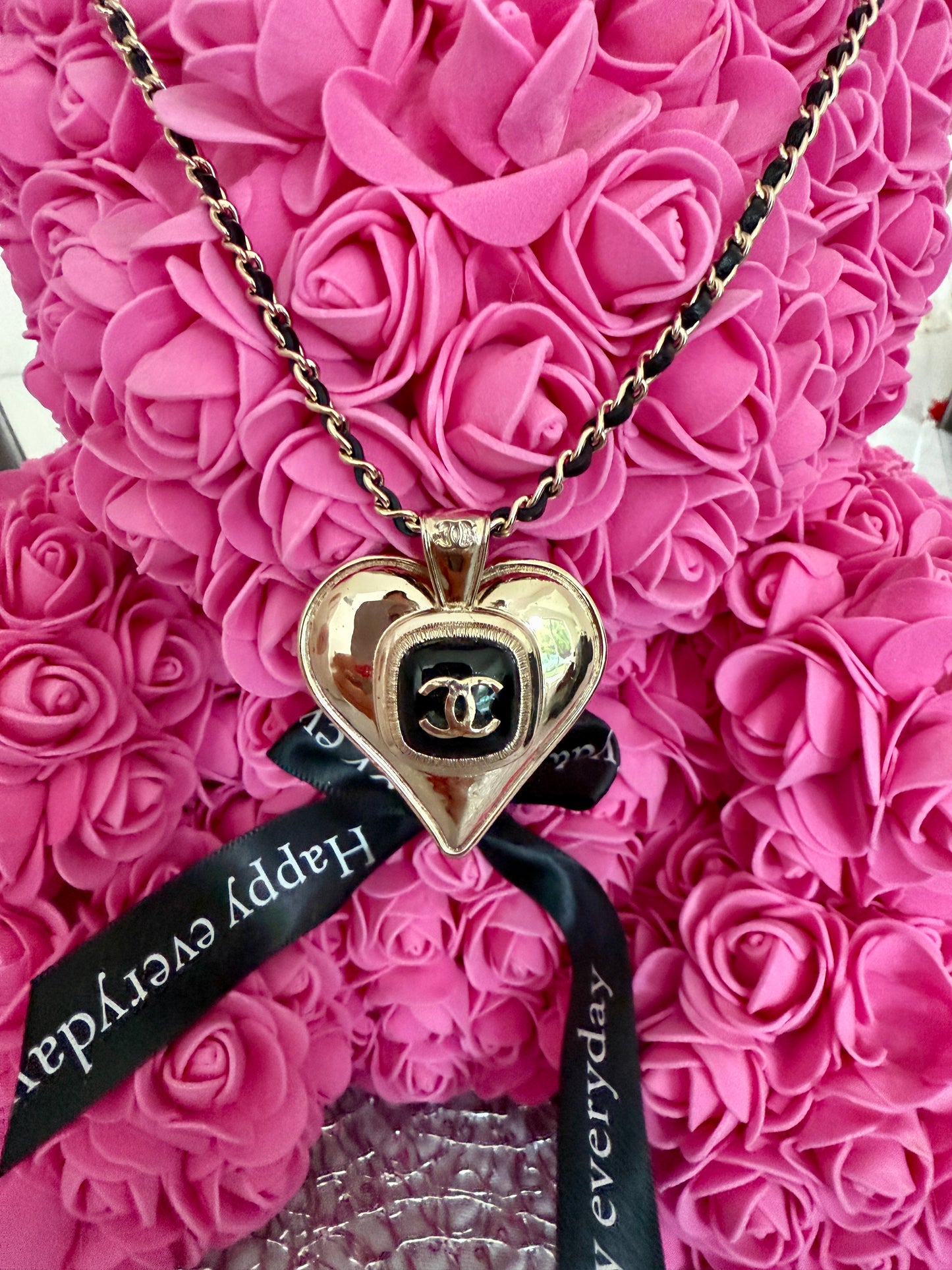 CHANEL 21K GOLD TONE LARGE HEART PENDANT CHARM BLACK INTERWOVEN CHAIN NECKLACE