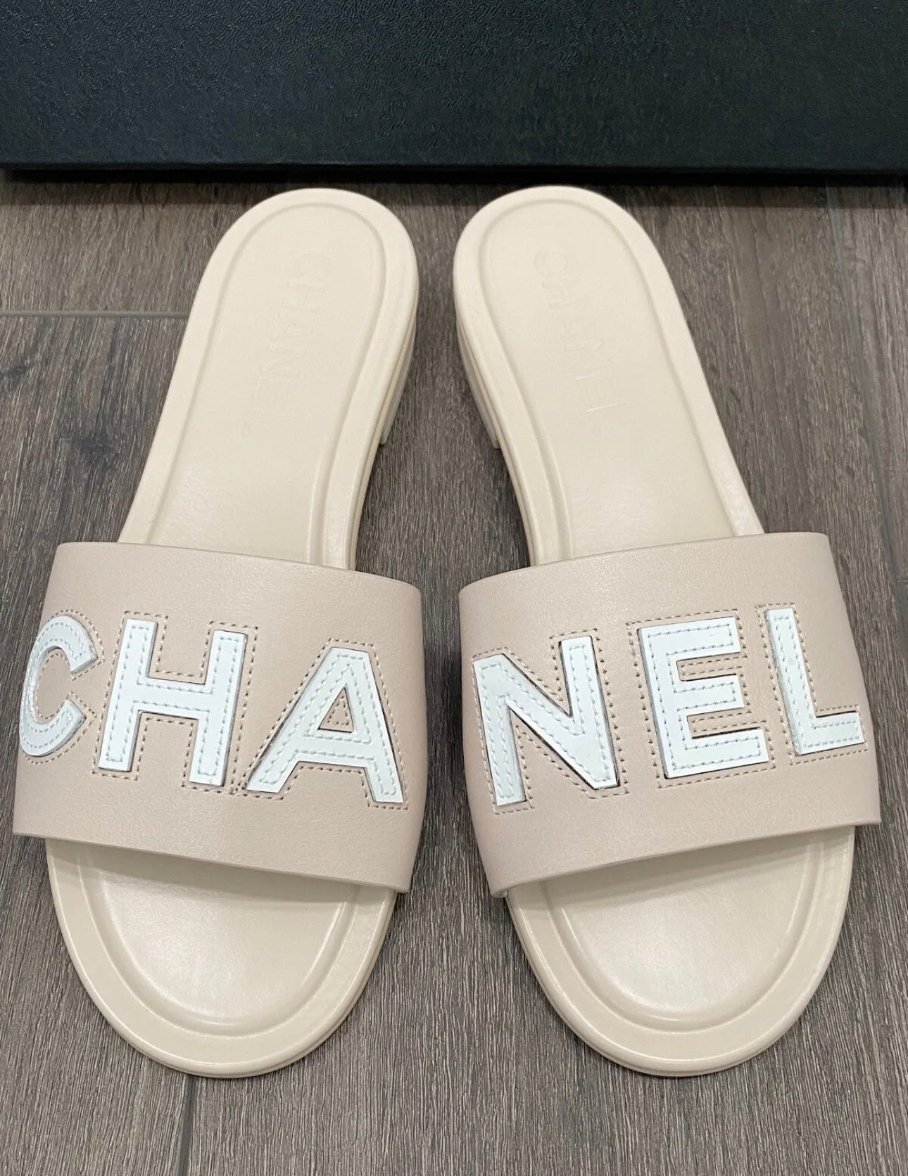 CHANEL CHA NEL LOGO BEIGE LEATHER FLAT SHOES SLIDES MULES