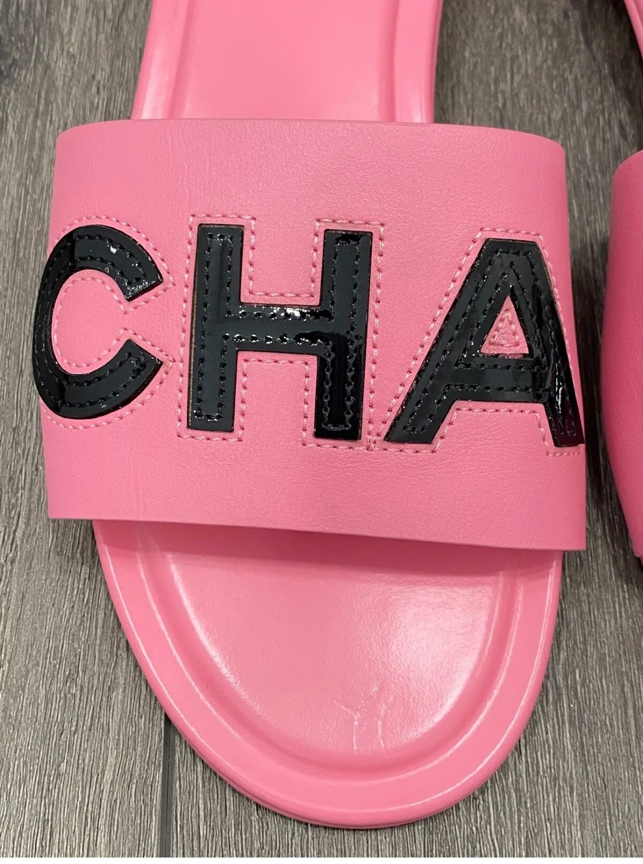 CHANEL CHA NEL LOGO PINK LEATHER FLAT SHOES SLIDES MULES Pink