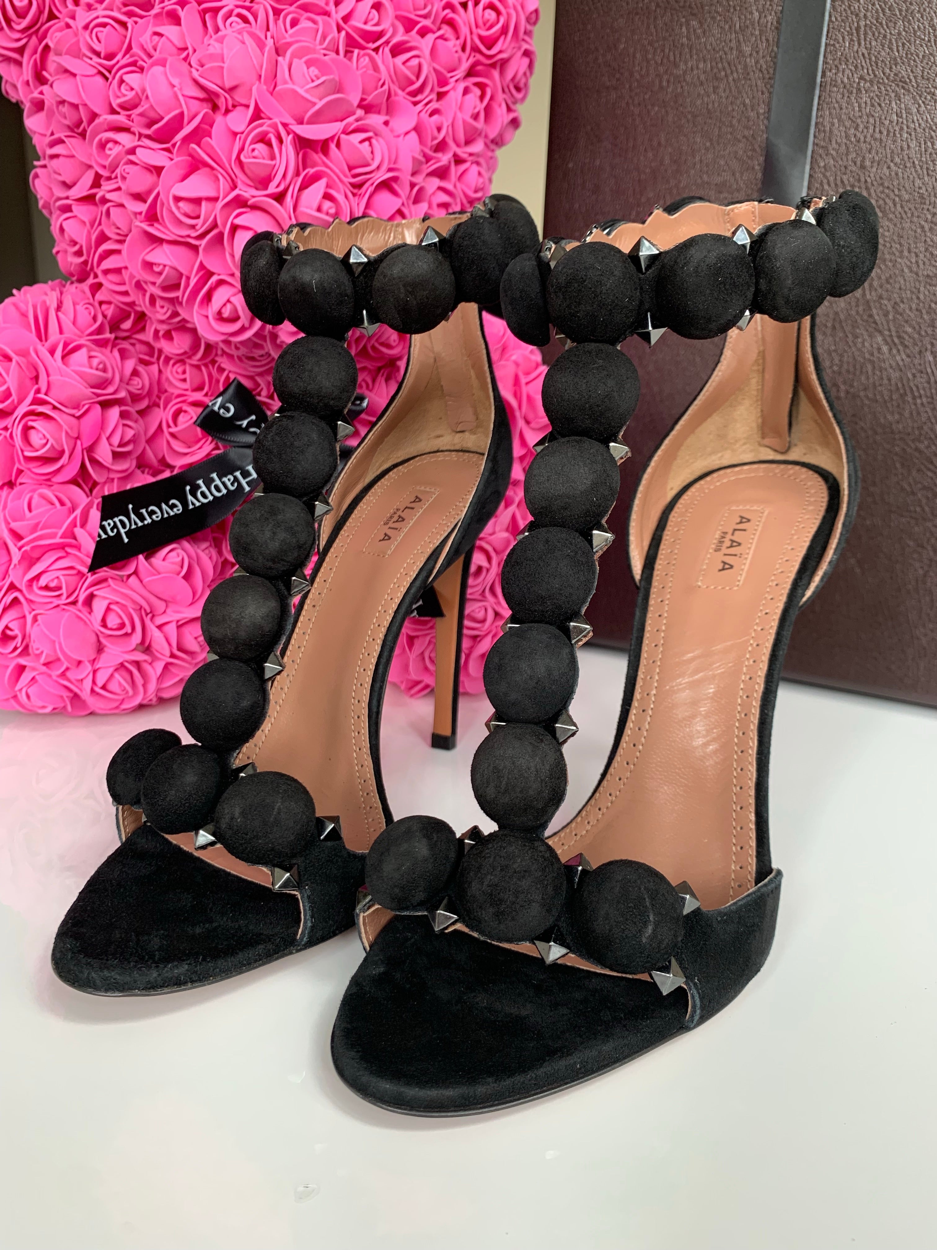 1.5 K Alaia Black Suede T Strap Bombe Sandals Shoes Open Toe