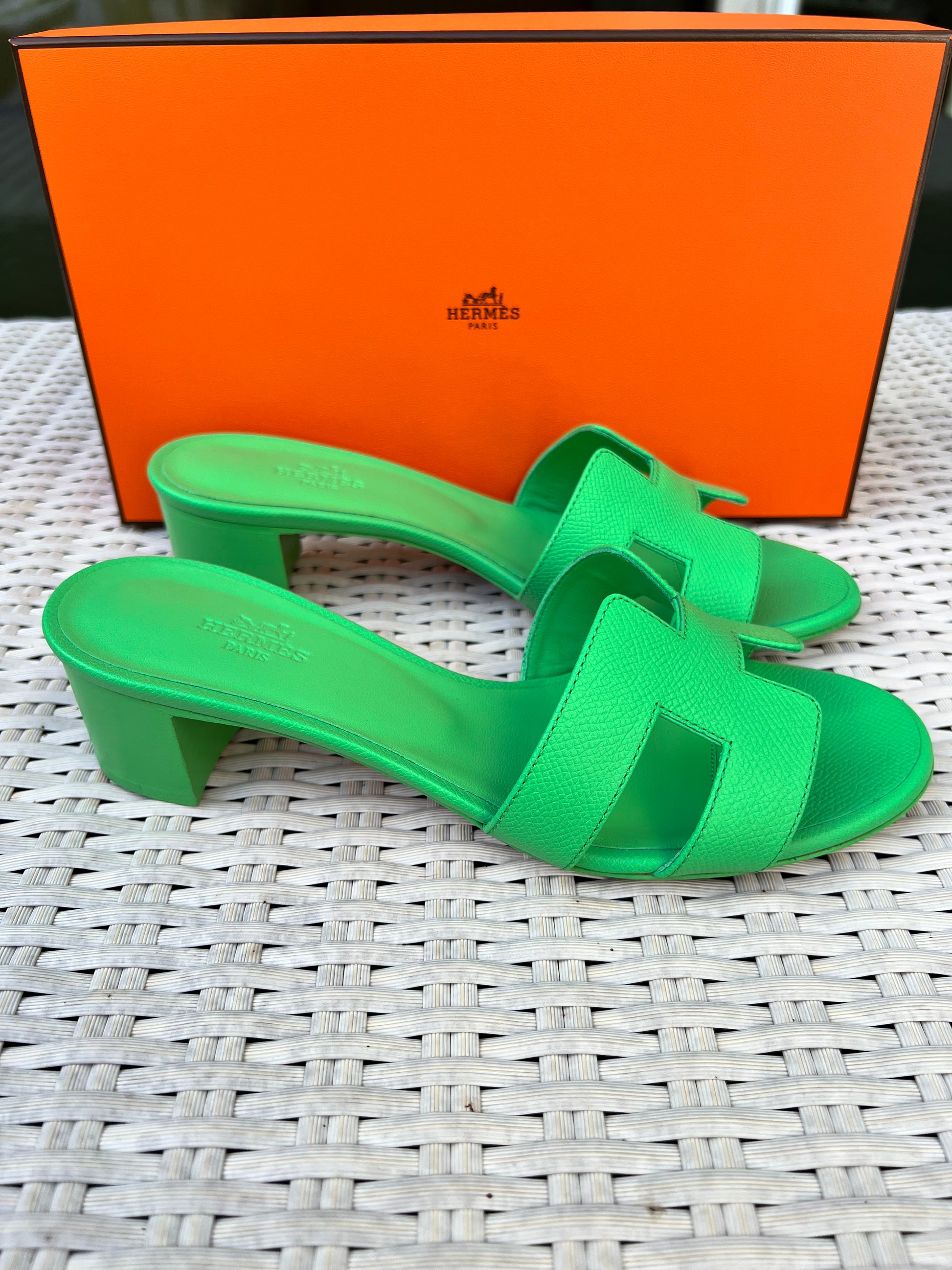 Hermes Oasis H Vert Pomme Green Epsom Leather Sandals Shoes – Miami Lux  Boutique
