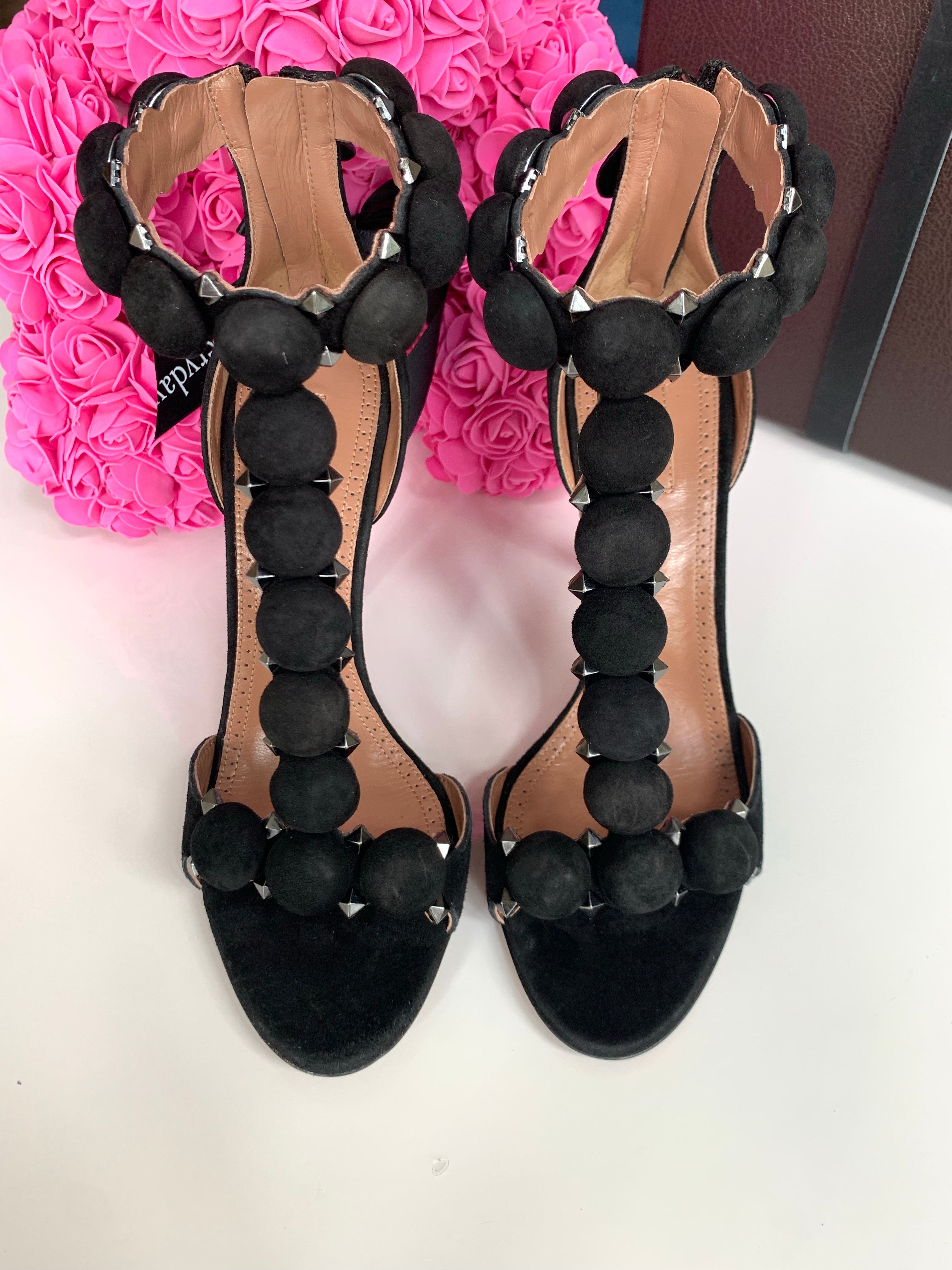 1.5 K Alaia Black Suede T Strap Bombe Sandals Shoes Open Toe