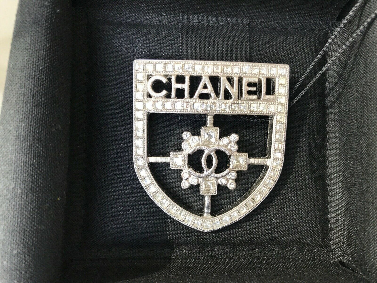 CHANEL 2015 B15 LARGE CLASSIC CREST SHIELD ARMOR BADGE BROOCH SILVER CRYSTALS PIN